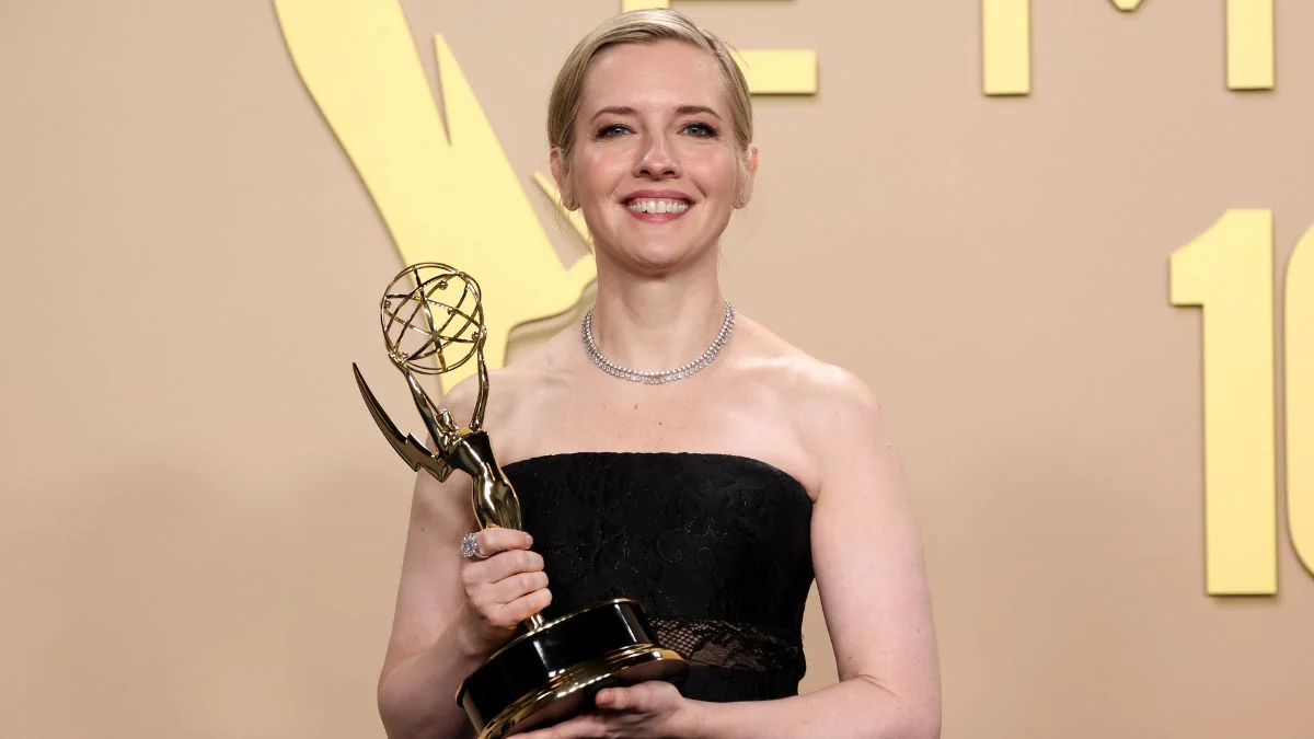 Premios Emmy 2026: ¿quién es Katie Dippold? La mujer detrás de los 14 estatuillas por ‘Widow’s Bay’