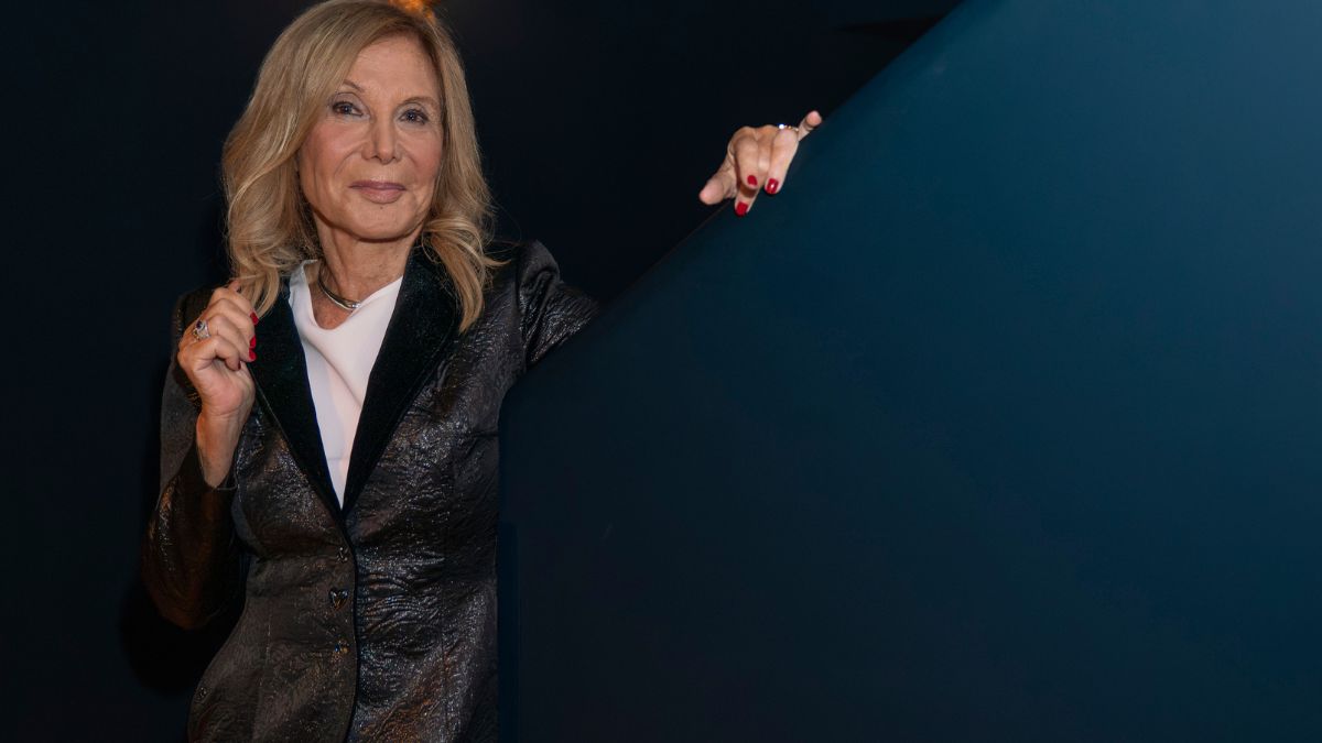 Pilar Eyre presenta ‘Sucesión’ en Forbes House: «Felipe y Letizia lo están haciendo bien, pero si hubiera referéndum, saldría República»