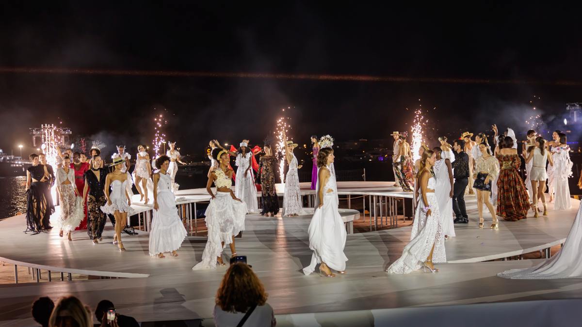 Una pasarela vestida de blanco: Adlib Ibiza celebró su 55 aniversario